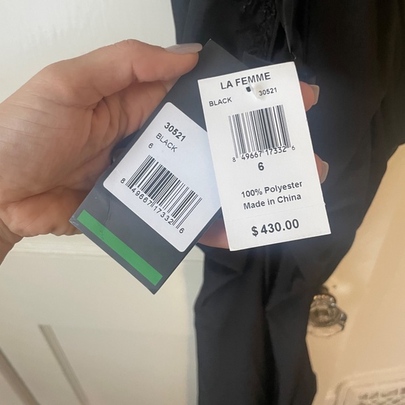 La Femme Shiny Lace Gown 30521 Sz 6 NWT - Picture 5 of 5